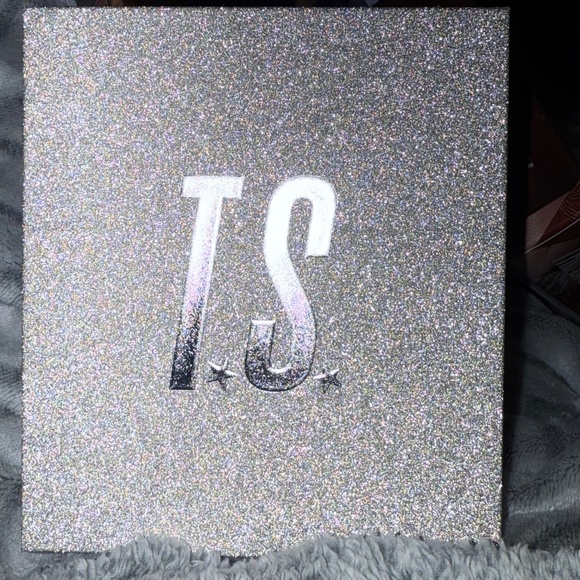 Taylor Swift The Life of a Showgirl Opalite Lightning Strikes Bracelet - Picture 1 of 2